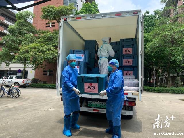 热腾腾饭菜背后的爱心接力