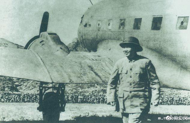 1945年10月11日,毛泽东回到延安,受到延安各界人士的热烈欢迎。