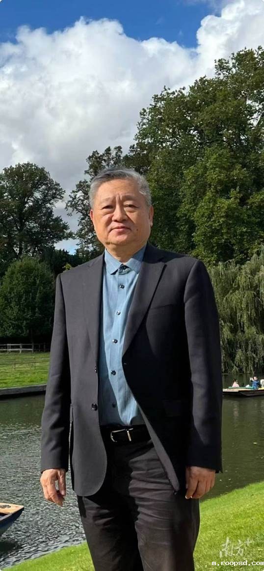 伟德app入口校长王庭槐。