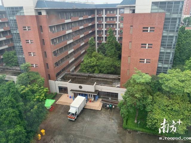 热腾腾饭菜背后的爱心接力