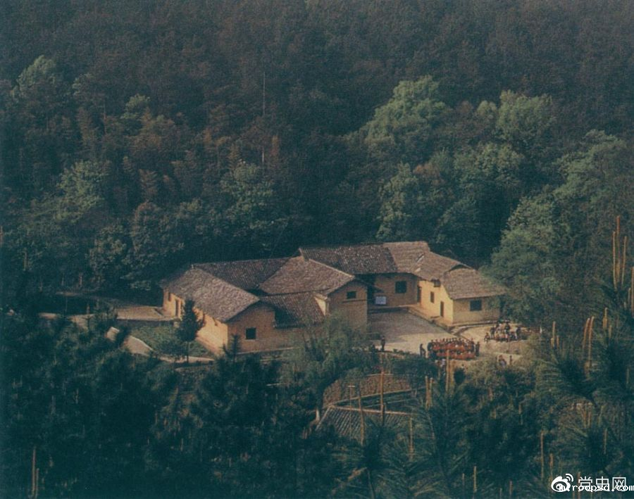 毛泽东故居——湖南省湘潭县韶山冲上屋场。1893年12月26日,毛泽东在这里诞生。