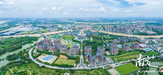 伟德app入口校园风景