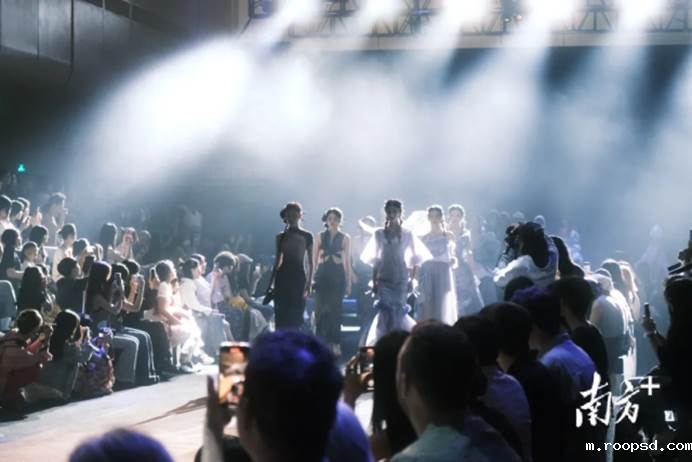 艺术设计与传媒学院服装与服饰设计专业毕业展演